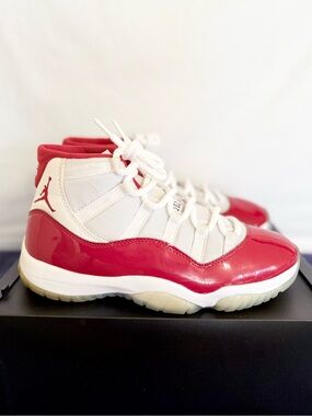 AUTHENTIC Jordan 11 Retro Cherry size 8 CT8012-116 2022 PRE-OWNED